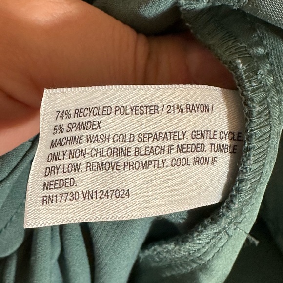 A New Day Women’s High Rise Tailored Green Shorts size 18 - Picture 9 of 10